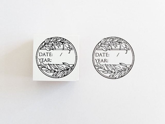 Ponchise Wooden Rubber Stamp Round Date Label - Laurel